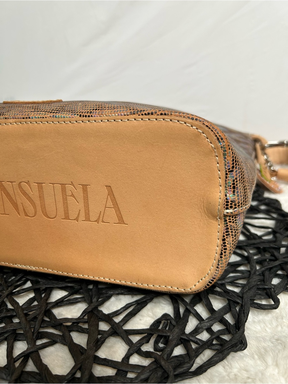 Consuela Iris Hobo - Picture 14 of 14